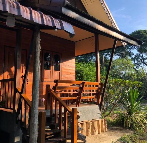 اتاق لوکس با تخت بزرگ, Lampang Homestay2