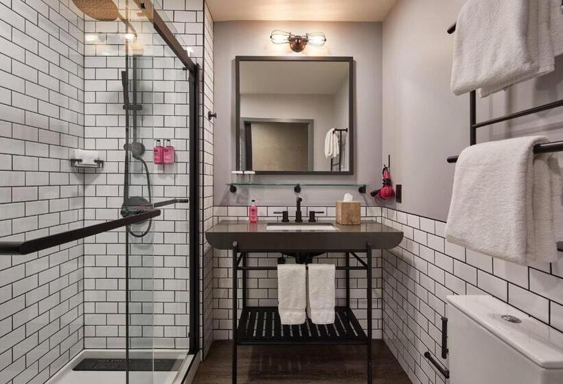 اتاق استاندارد با تخت بزرگ, Moxy Miami Wynwood