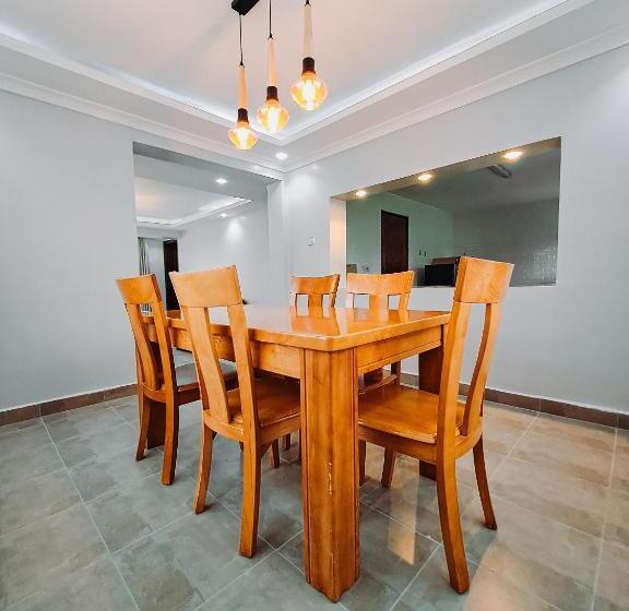 اتاق استاندارد, Robins Den