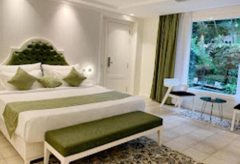 اتاق سوپریور, The Greenwood Resort Guwahati