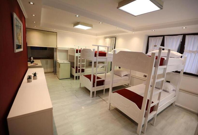 공동 객실, Little Corner Hostel