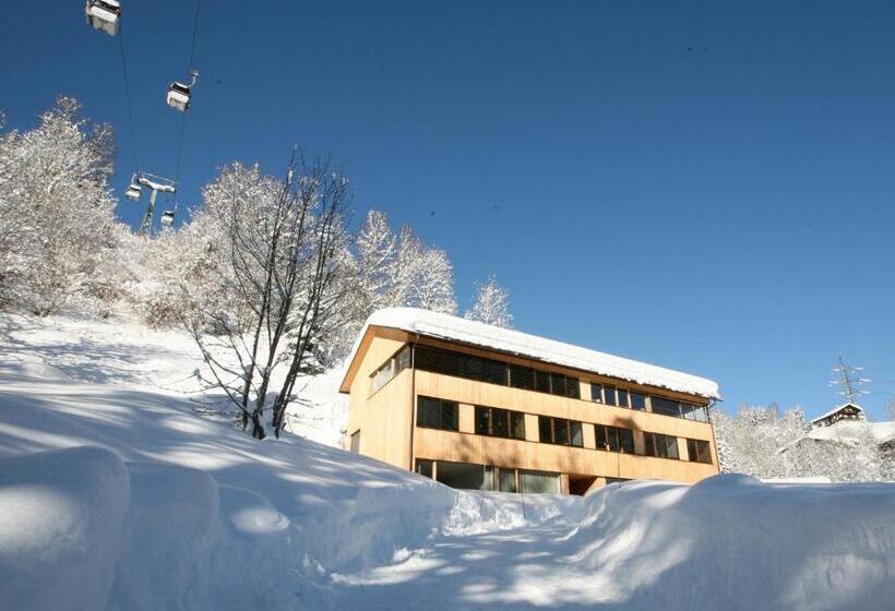 آپارتمان 2 خوابه, Bio Hotel Saladina