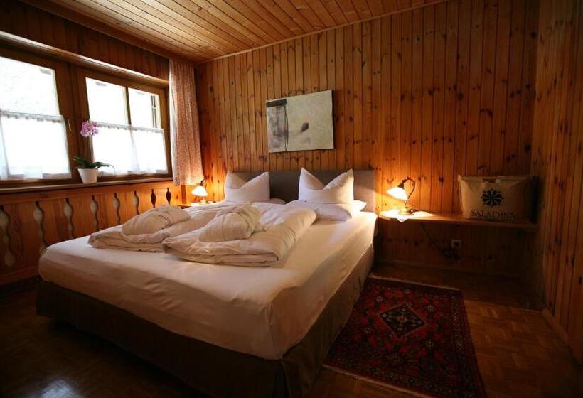 سوئیت 2 خوابه, Bio Hotel Saladina