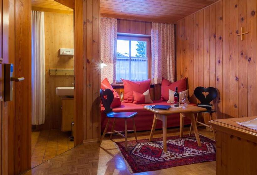 سوئیت 2 خوابه, Bio Hotel Saladina