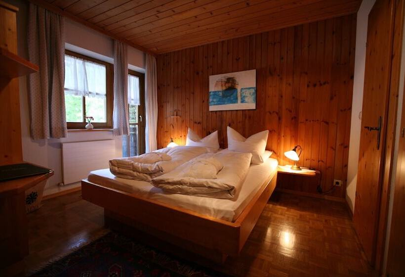 اتاق استاندارد یک نفره, Bio Hotel Saladina