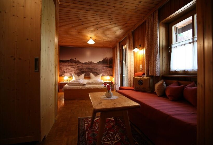 سوییت جونیور, Bio Hotel Saladina