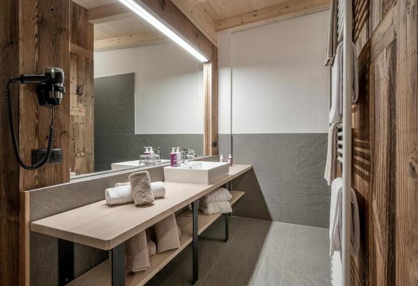 اتاق لوکس, Almdorf Almlust