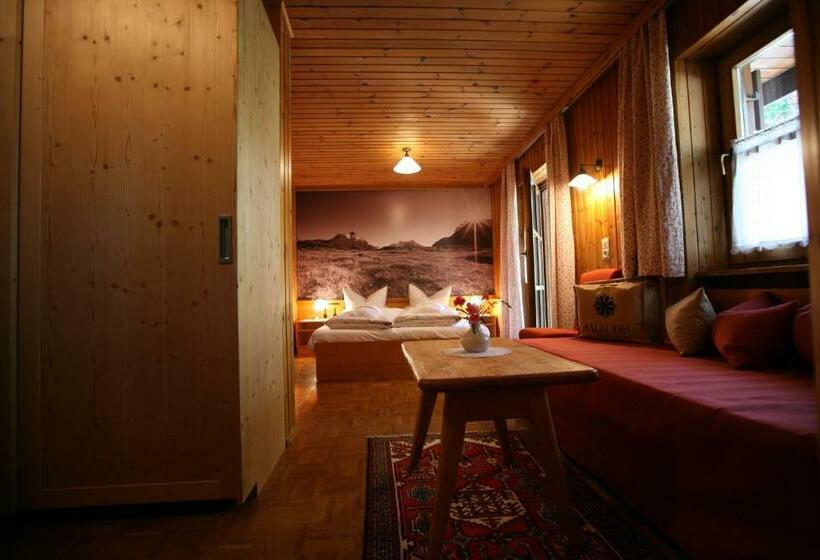 سوییت, Bio Hotel Saladina