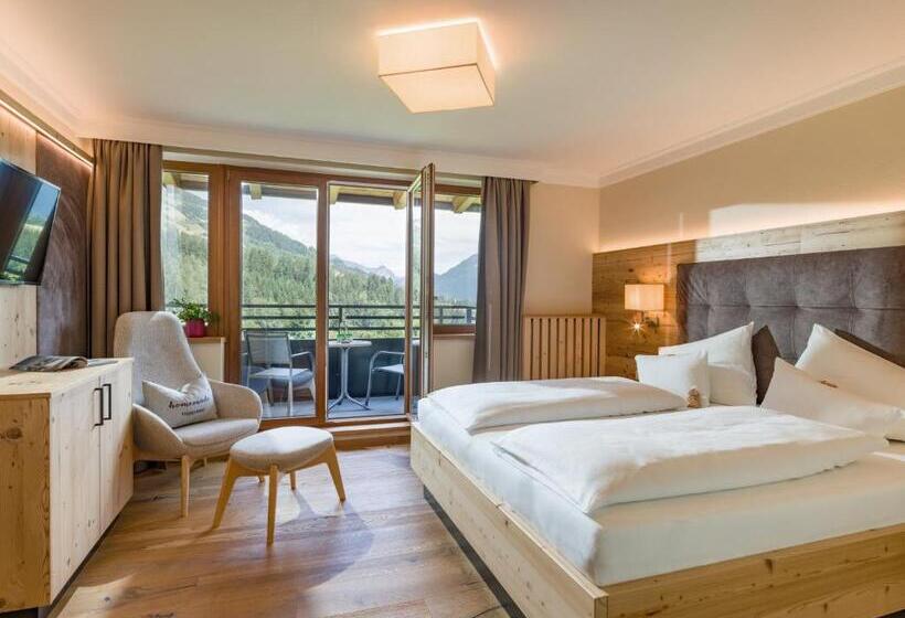 سوئیت جونیور با چشم‌انداز باغ, Waldfriede   Der Logenplatz Im Zillertal
