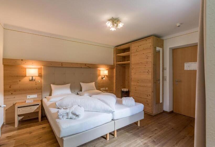 سوییت سوپریور, Waldfriede   Der Logenplatz Im Zillertal
