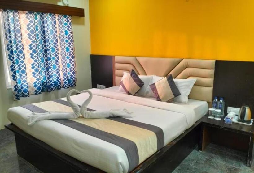 اتاق استاندارد با تخت بزرگ, Swimming Pool Hotel Corel Suites Puri Official