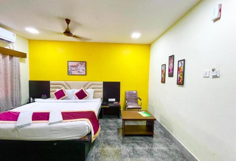 اتاق لوکس, Swimming Pool Hotel Corel Suites Puri Official