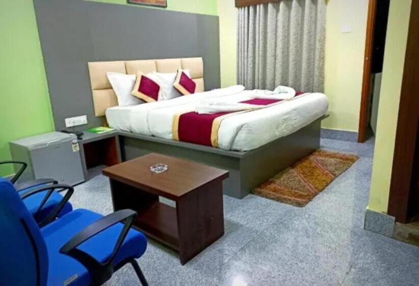 اتاق لوکس, Swimming Pool Hotel Corel Suites Puri Official