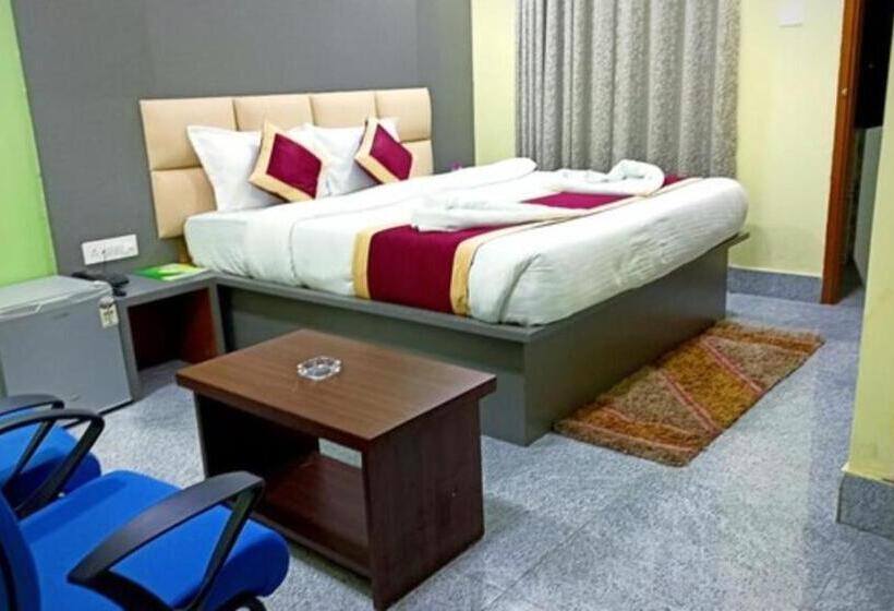 اتاق لوکس, Swimming Pool Hotel Corel Suites Puri Official