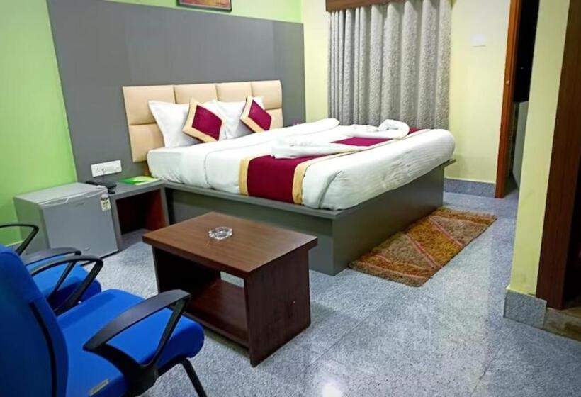 اتاق لوکس, Swimming Pool Hotel Corel Suites Puri Official