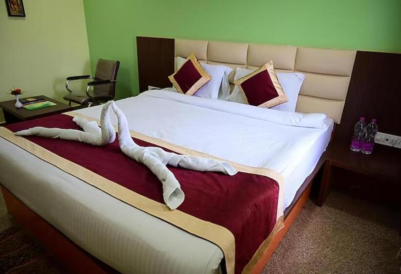 اتاق لوکس, Swimming Pool Hotel Corel Suites Puri Official