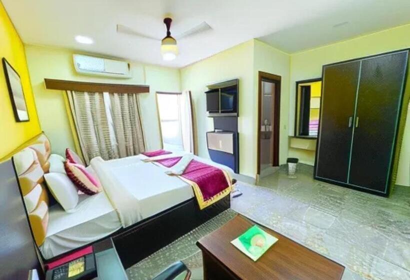 اتاق لوکس با بالکن, Swimming Pool Hotel Corel Suites Puri Official