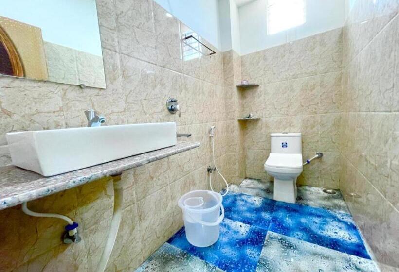 اتاق لوکس با بالکن, Swimming Pool Hotel Corel Suites Puri Official