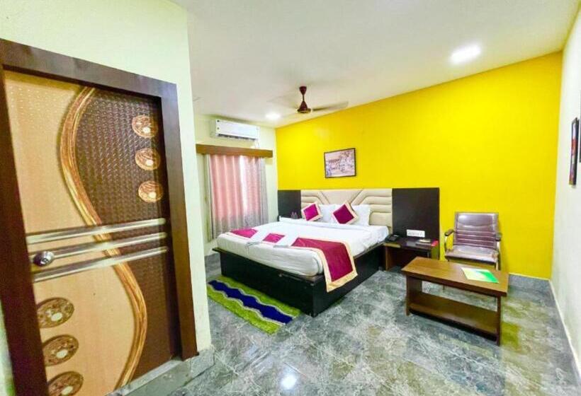 اتاق لوکس با بالکن, Swimming Pool Hotel Corel Suites Puri Official
