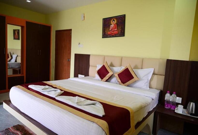 اتاق لوکس با بالکن, Swimming Pool Hotel Corel Suites Puri Official