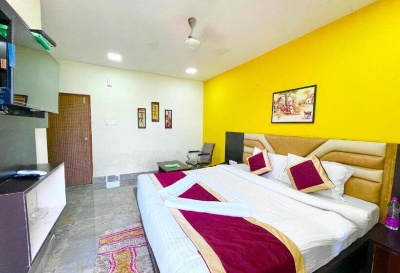 اتاق لوکس با بالکن, Swimming Pool Hotel Corel Suites Puri Official