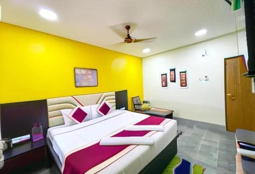 اتاق استاندارد, Swimming Pool Hotel Corel Suites Puri Official