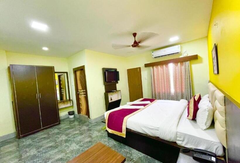 اتاق خانوادگی, Swimming Pool Hotel Corel Suites Puri Official