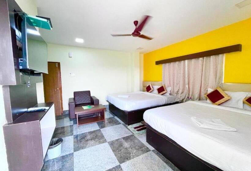 اتاق خانوادگی, Swimming Pool Hotel Corel Suites Puri Official