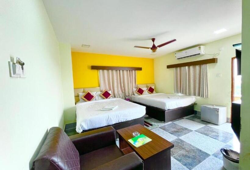 اتاق خانوادگی, Swimming Pool Hotel Corel Suites Puri Official