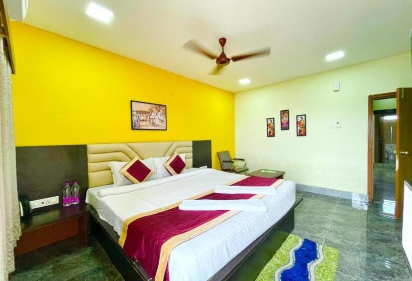 اتاق خانوادگی, Swimming Pool Hotel Corel Suites Puri Official