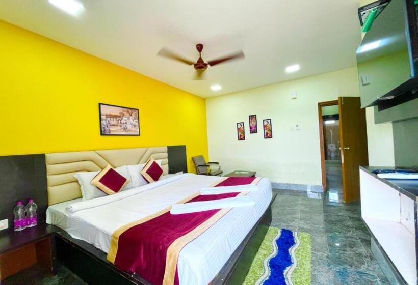 اتاق خانوادگی, Swimming Pool Hotel Corel Suites Puri Official