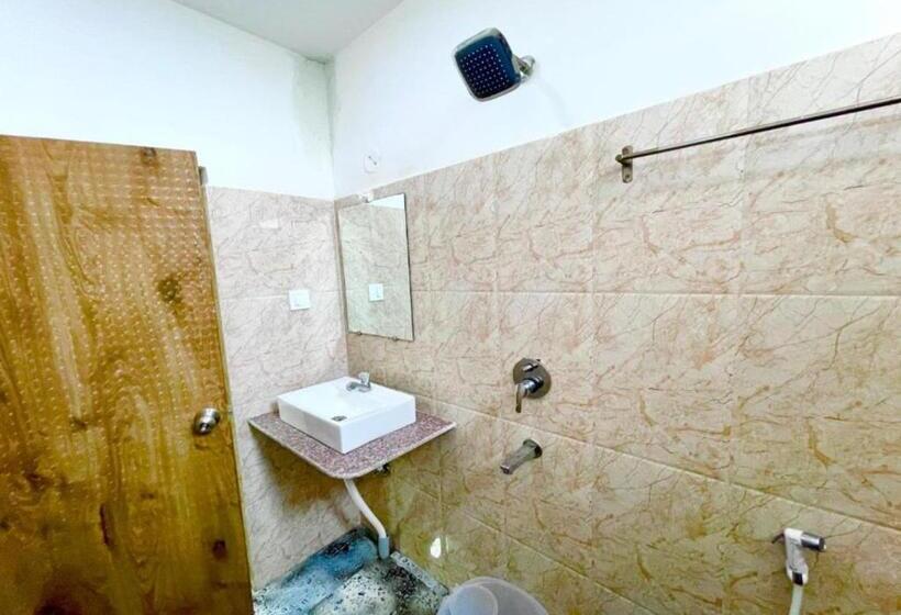 اتاق خانوادگی, Swimming Pool Hotel Corel Suites Puri Official