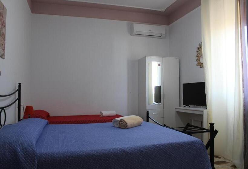 اتاق استاندارد سه نفره, Alghero Budget