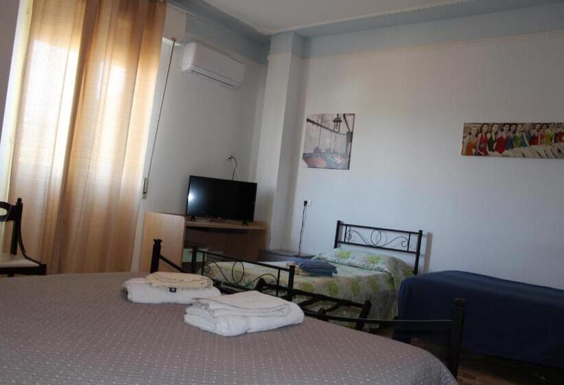 اتاق استاندارد سه نفره, Alghero Budget