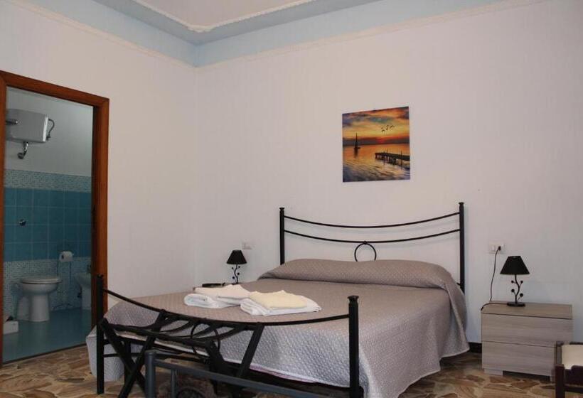 اتاق استاندارد چهار تخته, Alghero Budget