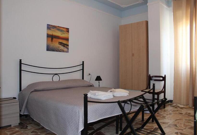 اتاق استاندارد چهار تخته, Alghero Budget