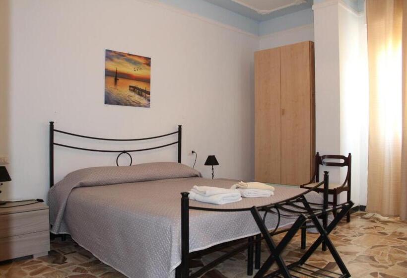 اتاق استاندارد چهار تخته, Alghero Budget