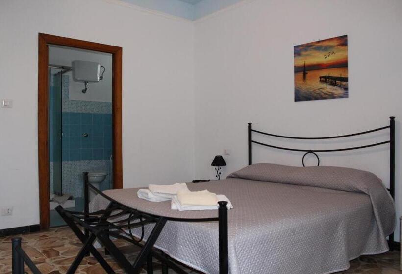 اتاق استاندارد چهار تخته, Alghero Budget