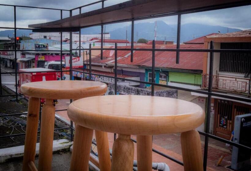 اتاق لوکس, Lolas Hostal Apartamento Equipado