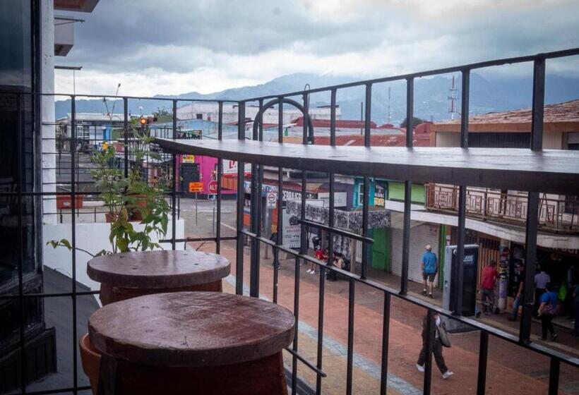 اتاق لوکس, Lolas Hostal Apartamento Equipado