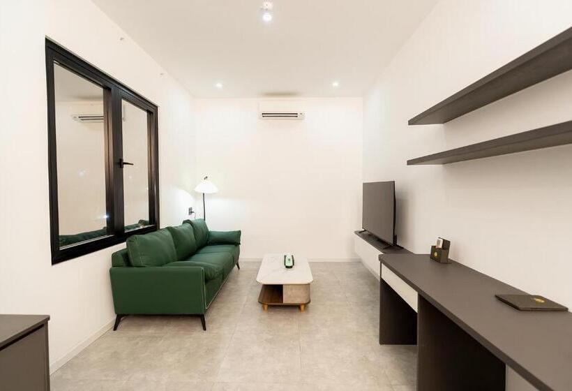 اتاق استاندارد با چشم‌انداز استخر, Heddin Homestay