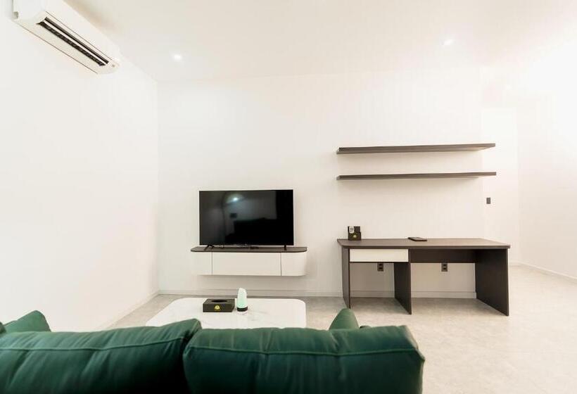 اتاق استاندارد با چشم‌انداز استخر, Heddin Homestay