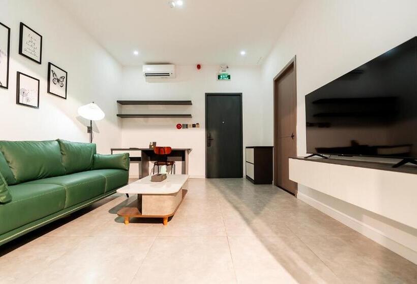 اتاق استاندارد با چشم‌انداز استخر, Heddin Homestay