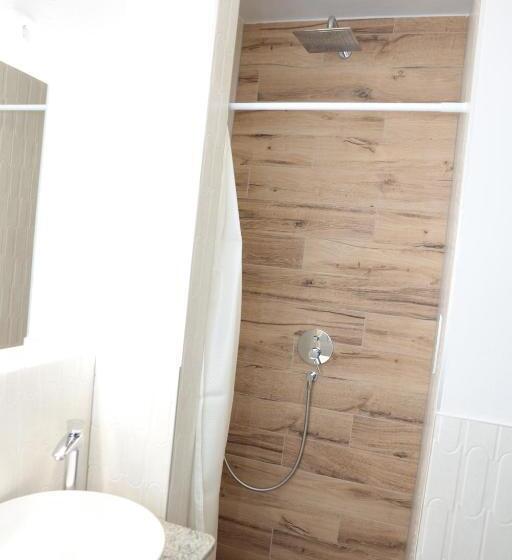 اتاق لوکس با بالکن, Swiss Apartmani