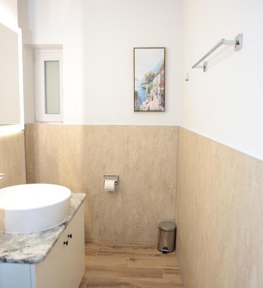 اتاق لوکس با بالکن, Swiss Apartmani