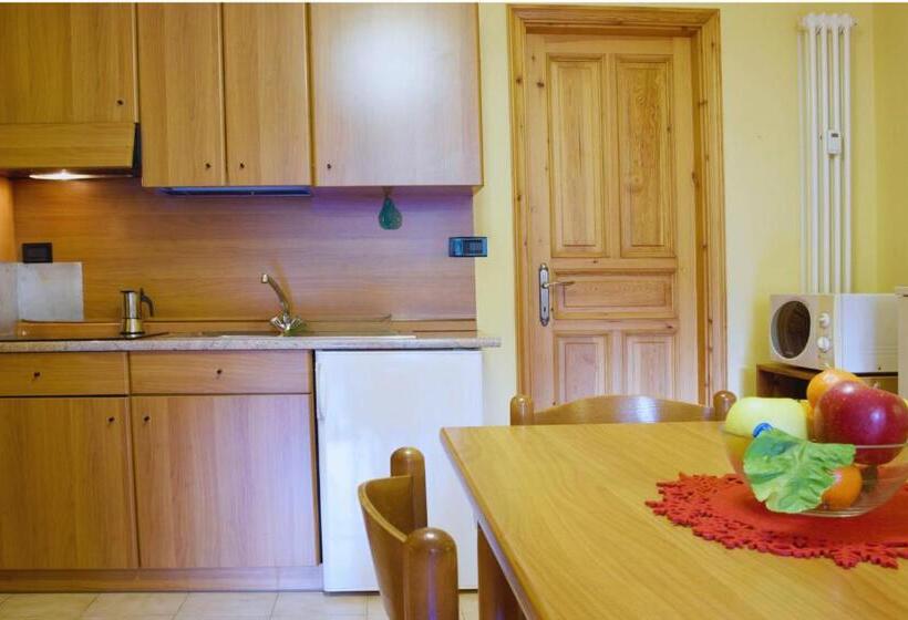 آپارتمان 1 خوابه با چشم‌انداز, 5 Minutes From Monterosa Ski, Small Cottage