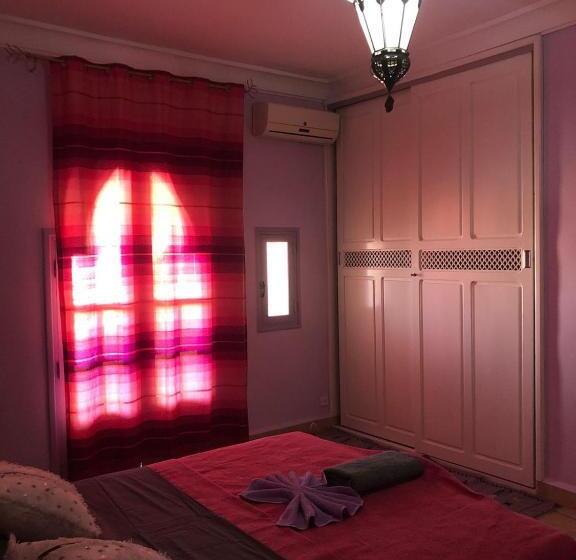 اتاق استاندارد سه نفره, Riad Tania Mozaik