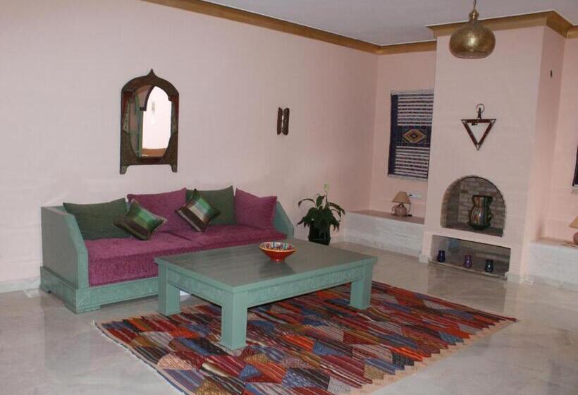 خانه 4 خوابه, Riad Tania Mozaik