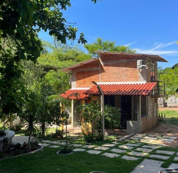 اتاق استاندارد چهارنفره با بالکن, Hostel Sossego Do Garças