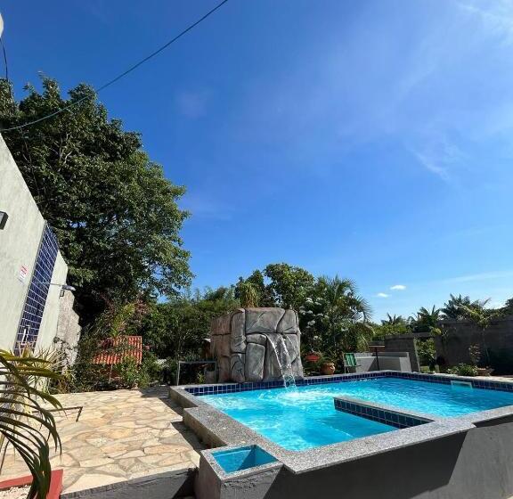 استودیو خانوادگی, Hostel Sossego Do Garças